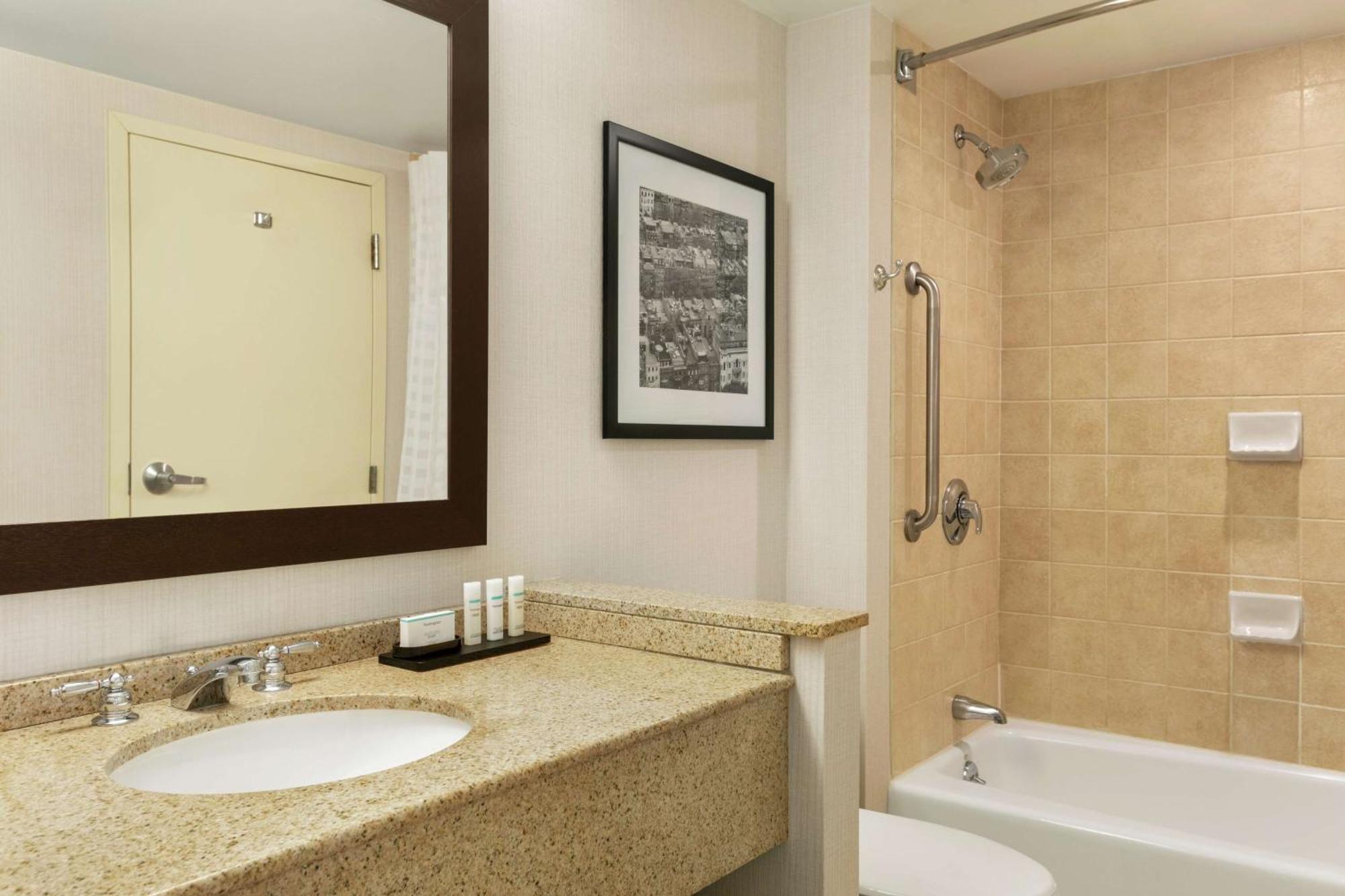 Embassy Suites Boston At Logan Airport Ngoại thất bức ảnh